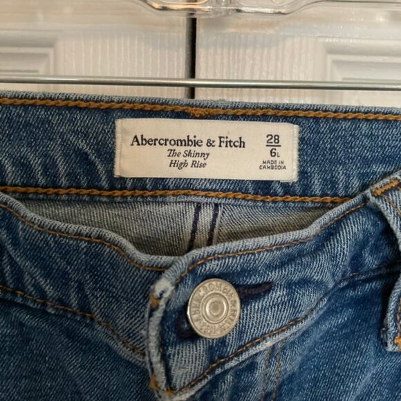 Abercrombie and Fitch Women’s Size 28 High Rise Jeans Denim Skinny Distressed - Picture 2 of 3